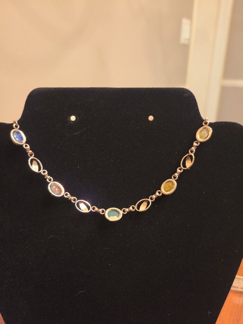 Van Dell Vintage 12K GF Semi-Precious Stone Scarab Necklace - Like New - Picture 5 of 14